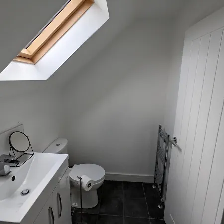 Apartment Beautiful And Spacious 4 Bedroom Armley Leeds