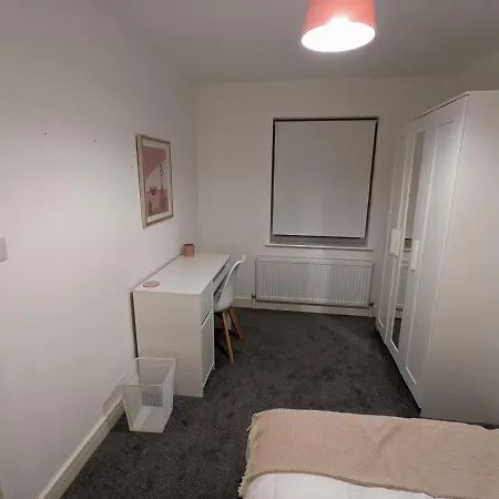 Beautiful And Spacious 4 Bedroom Armley Leeds * Leeds (West Yorkshire)