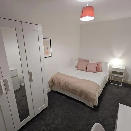 Beautiful And Spacious 4 Bedroom Armley Leeds Leeds (West Yorkshire)