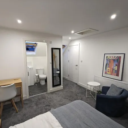 Apartmán Beautiful And Spacious 4 Bedroom Armley Leeds Leeds (West Yorkshire)