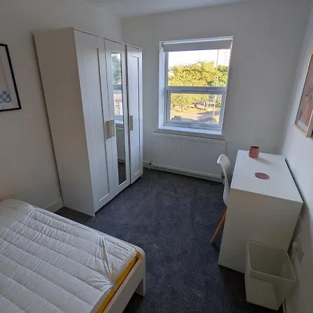 Beautiful And Spacious 4 Bedroom Armley Leeds * Leeds (West Yorkshire)