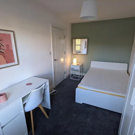 Beautiful And Spacious 4 Bedroom Armley Leeds Leeds (West Yorkshire)