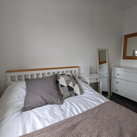Beautiful And Spacious 4 Bedroom Armley Leeds
